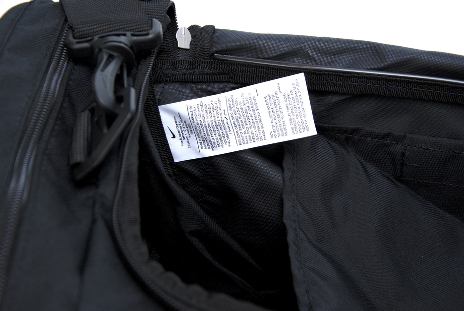 Nike Sporttasche mit Reißverschluss Brasilia 6 BA4829 001