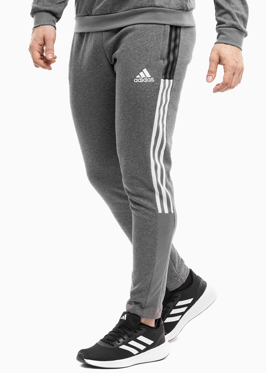 adidas Herren Trainingsanzug Tiro 21 Sweat GP8805/GP8802 adidas Herren Trainingsanzug Tiro 21 Sweat GP8805/GP8802
