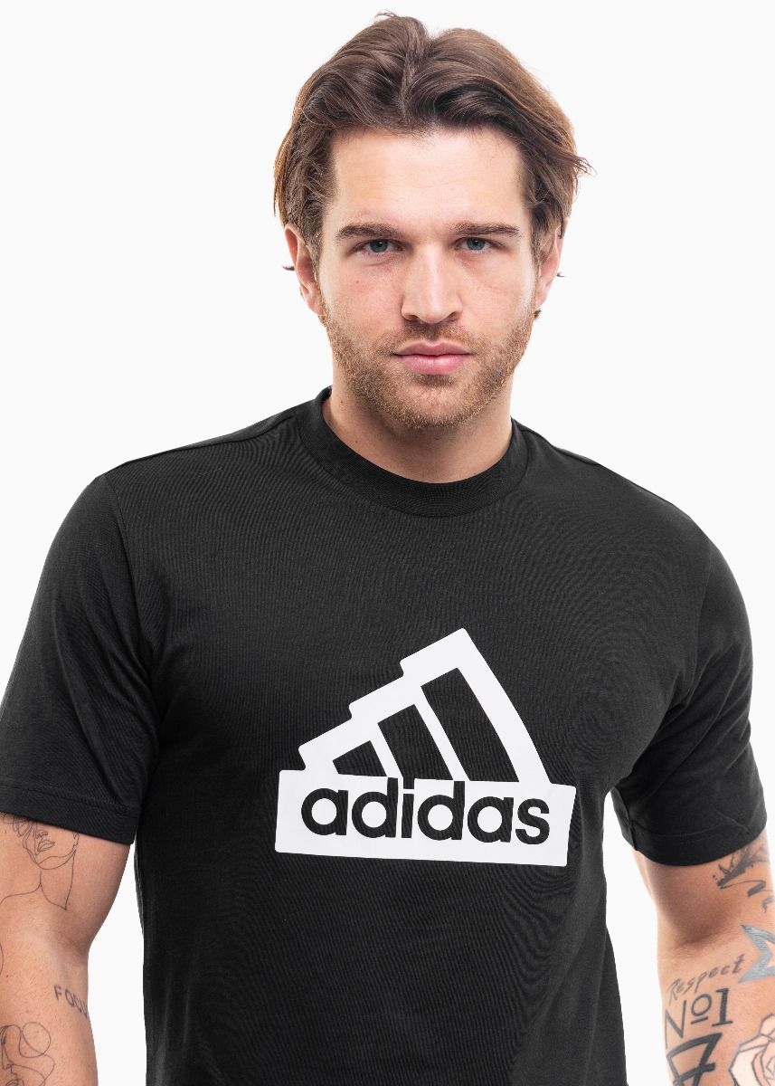 adidas Herren T-Shirt Modern Essentials Graphic IW2702