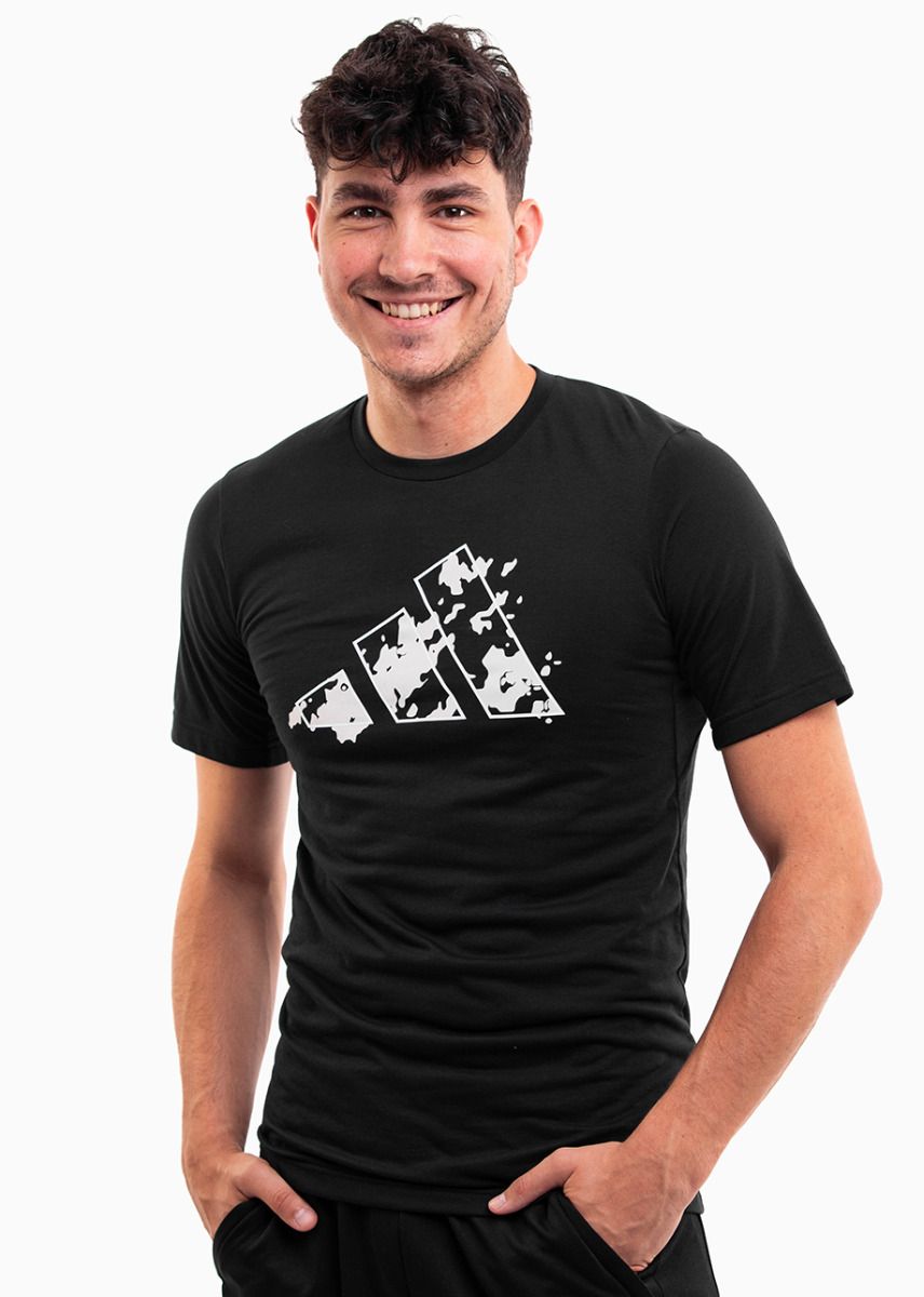 adidas Herren T-Shirt Train Essentials Seasonal Training Graphic IJ9601 adidas Herren T-Shirt Train Essentials Seasonal Training Graphic IJ9601