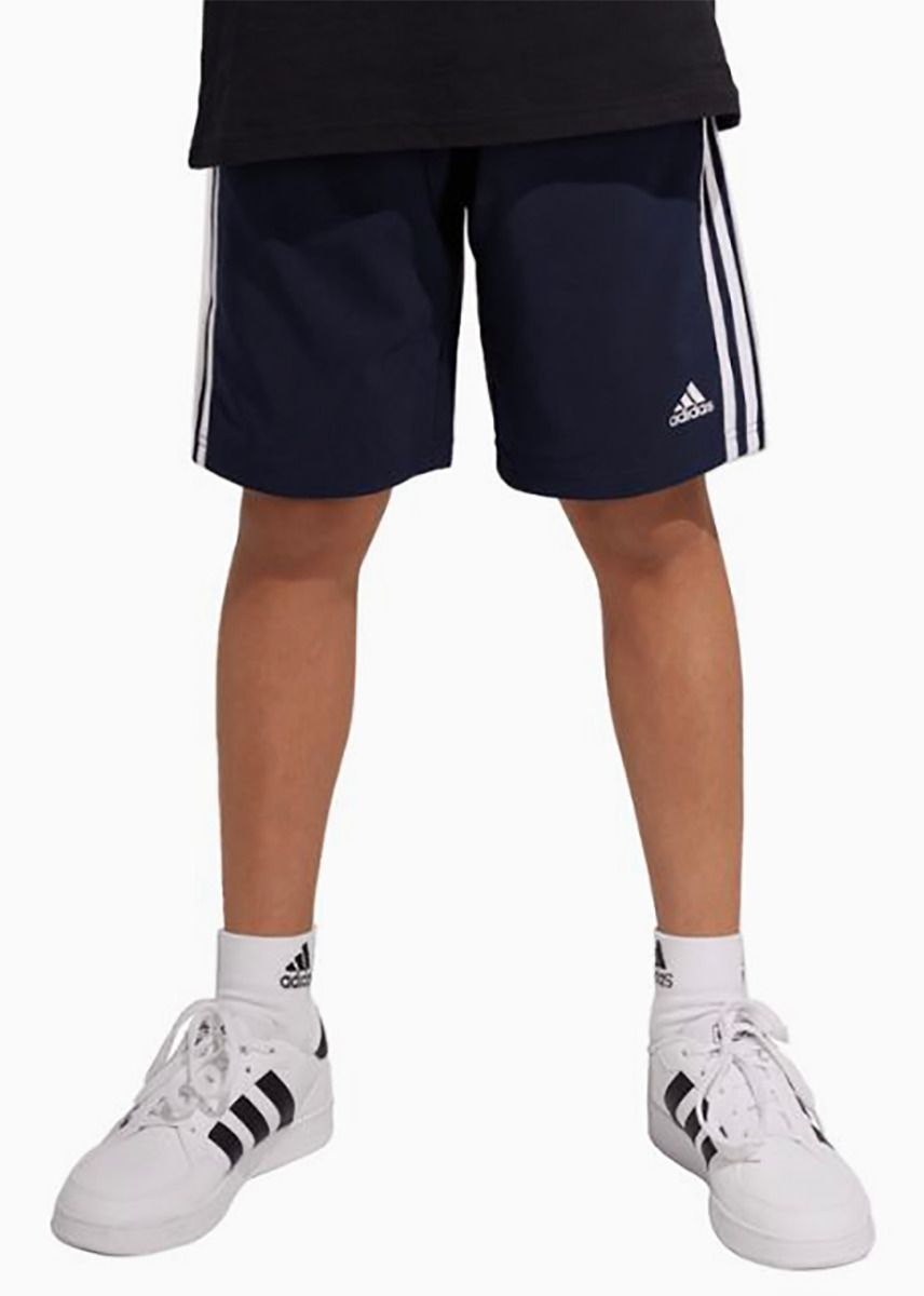 adidas Kinder kurze Hose Essentials 3-Stripes Woven IC6822 adidas Kinder kurze Hose Essentials 3-Stripes Woven IC6822