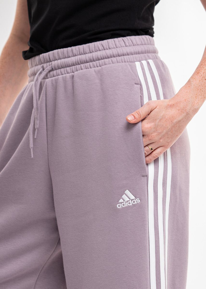 adidas Damen Jogginghosen Essentials 3-Stripes Open Hem Fleece IR5387