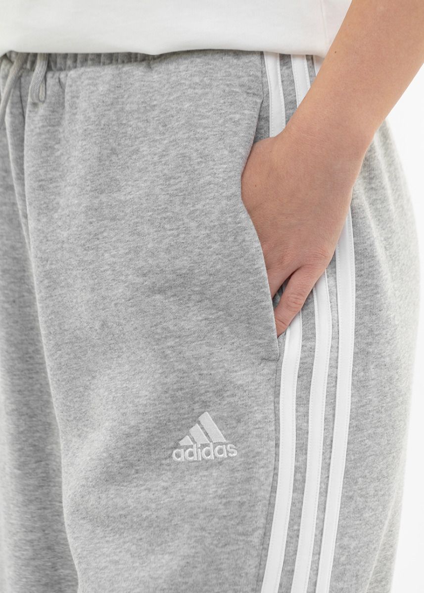 adidas Damen Jogginghosen Essentials 3-Stripes Open Hem Fleece IM0247