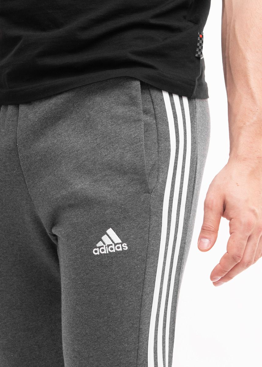 adidas Herrenhose Essentials French Terry Tapered Cuff 3-Stripes IC9408