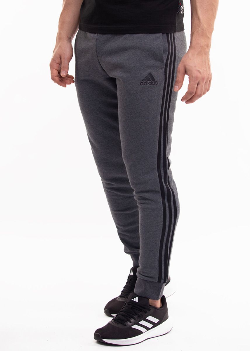 adidas Herren Hose Essentials French Terry Tapered Cuff 3-Stripes Pants H12256