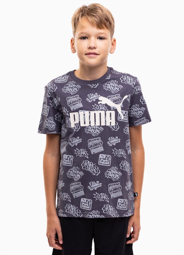 PUMA Kinder T-Shirt ESS+ MID 90s AOP Tee 681875 69 PUMA Kinder T-Shirt ESS+ MID 90s AOP Tee 681875 69