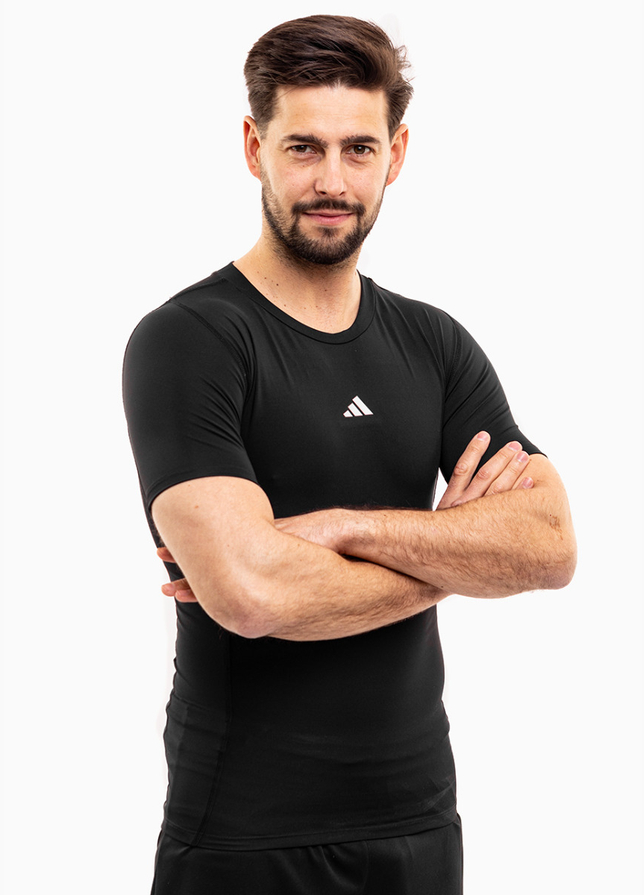 adidas Herren T-Shirt Techfit Short Sleeve Tee JP4674 adidas Herren T-Shirt Techfit Short Sleeve Tee JP4674