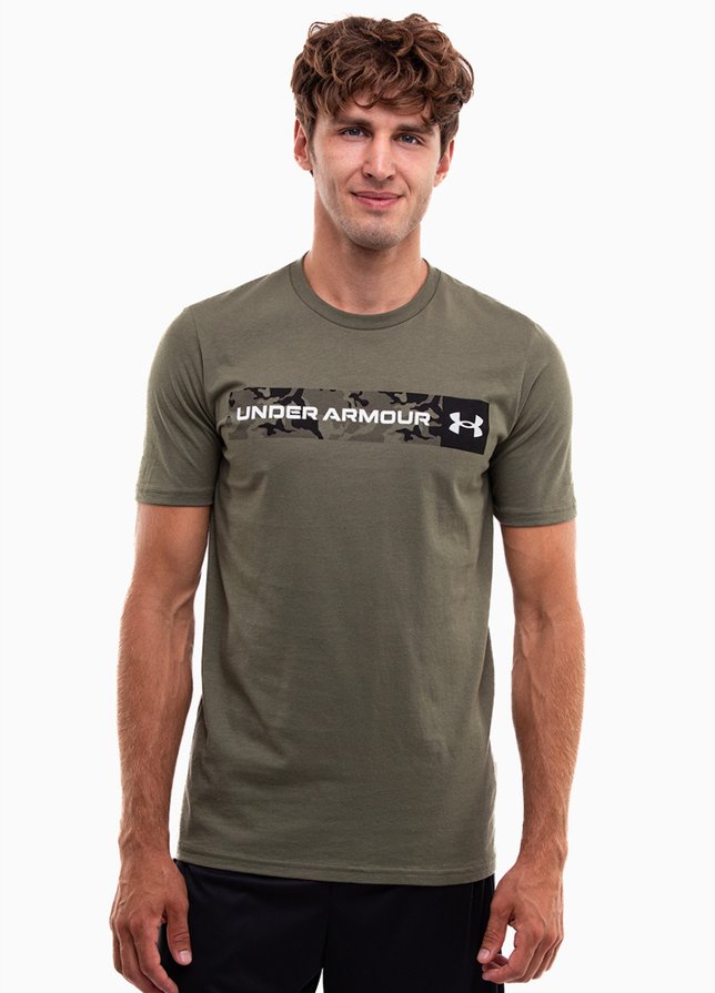 Under Armour Herren T-Shirt Camo Chest Stripe SS 1376830 390 Under Armour Herren T-Shirt Camo Chest Stripe SS 1376830 390